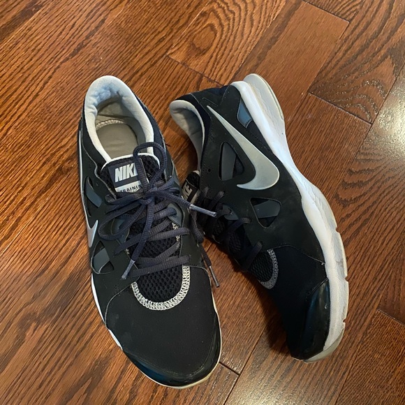 Women’s Nike Training Sneakers - Picture 2 of 6